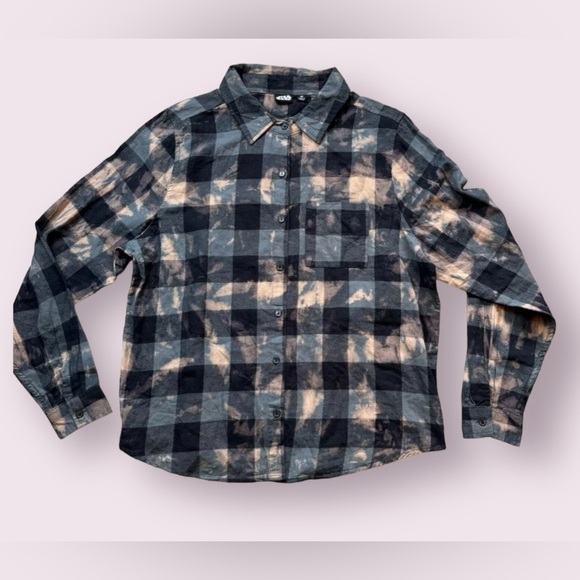 EUC Star Wars Flannel Shirt Mandalorian Tie Dye Women’s M Baby Yoda - Picture 2 of 8